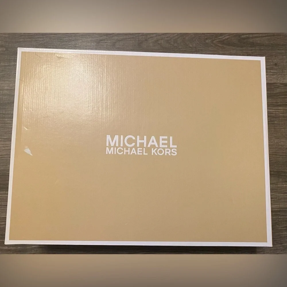 NEW- MICHAEL MICHAEL KORS
Imani Embellished Scuba Faux Leather Sandal. Size 8.5. - Picture 6 of 6